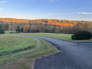 37 Branch Rd, Peapack Gladstone Boro, NJ 07931