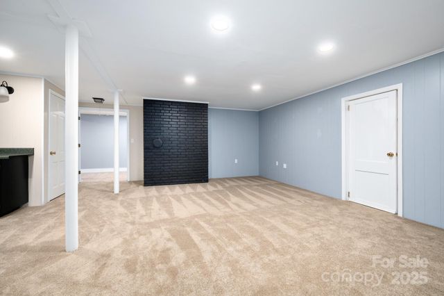 200 Allen Mountain Drive, Black Mountain, NC 28711