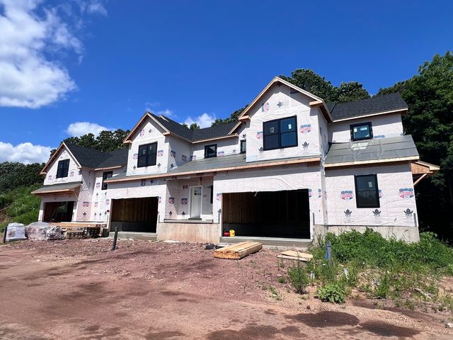 12 Village Circle 12, Guilford, CT 06437