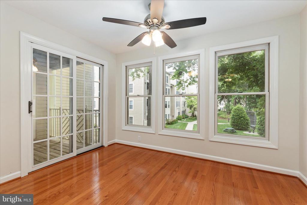 Image 12 of property listing at 12241 FAIRFIELD HOUSE DR #305B, Fairfax, VA 22033