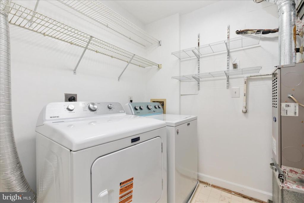 Image 17 of property listing at 12241 FAIRFIELD HOUSE DR #305B, Fairfax, VA 22033