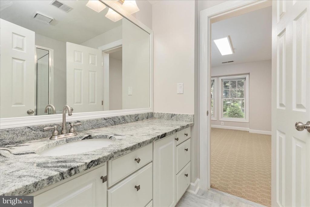 Image 18 of property listing at 12241 FAIRFIELD HOUSE DR #305B, Fairfax, VA 22033