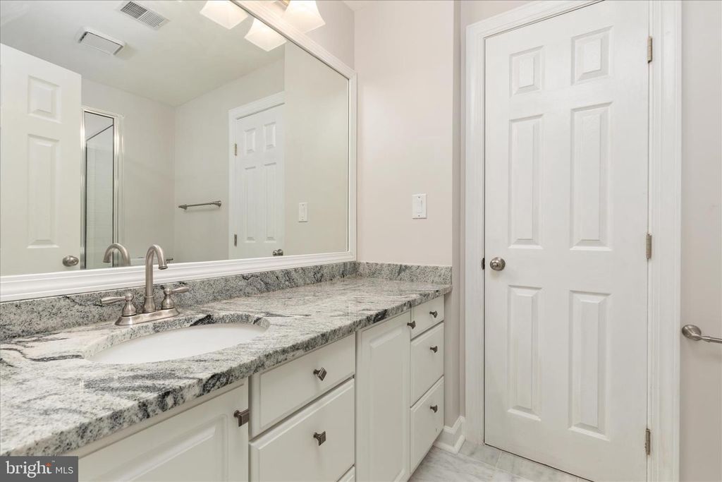 Image 19 of property listing at 12241 FAIRFIELD HOUSE DR #305B, Fairfax, VA 22033