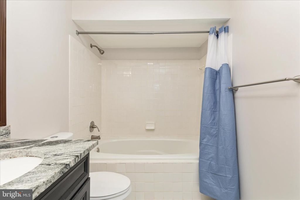 Image 27 of property listing at 12241 FAIRFIELD HOUSE DR #305B, Fairfax, VA 22033