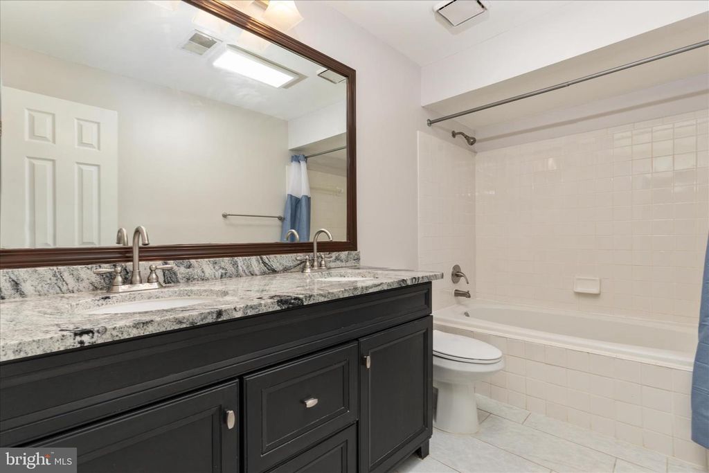 Image 28 of property listing at 12241 FAIRFIELD HOUSE DR #305B, Fairfax, VA 22033