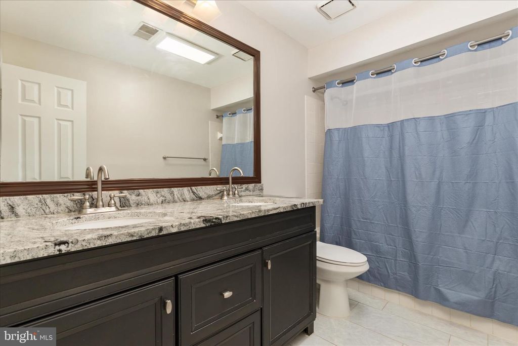 Image 29 of property listing at 12241 FAIRFIELD HOUSE DR #305B, Fairfax, VA 22033