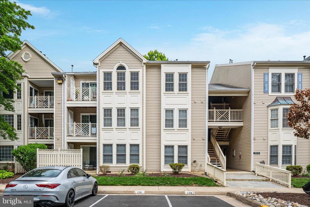 Image 37 of property listing at 12241 FAIRFIELD HOUSE DR #305B, Fairfax, VA 22033