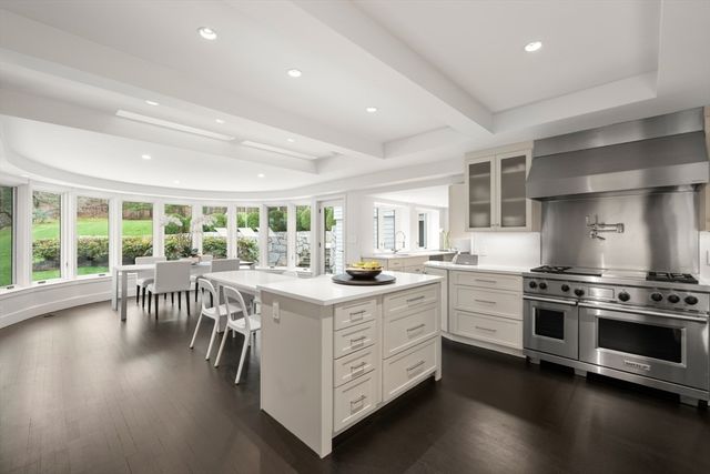 44 Meadowbrook Road, Weston, MA 02493