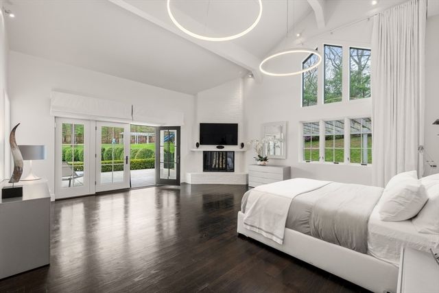 44 Meadowbrook Road, Weston, MA 02493