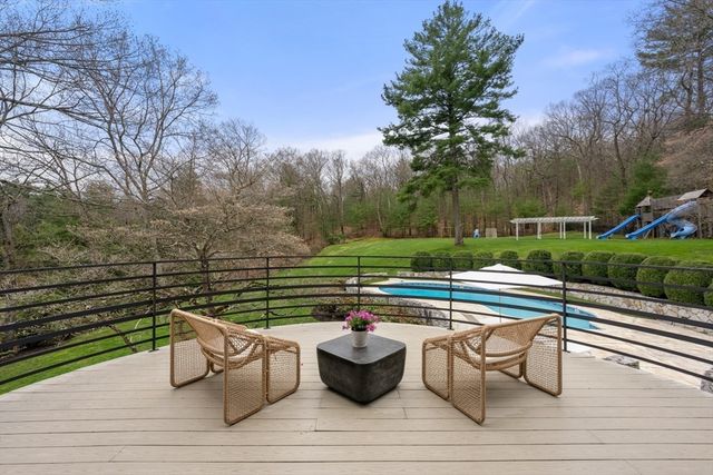 44 Meadowbrook Road, Weston, MA 02493