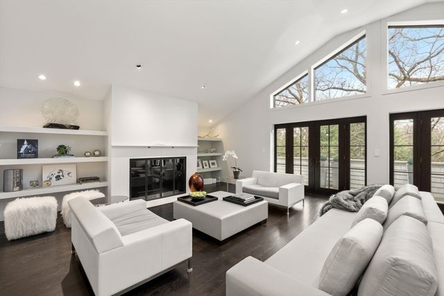 44 Meadowbrook Road, Weston, MA 02493