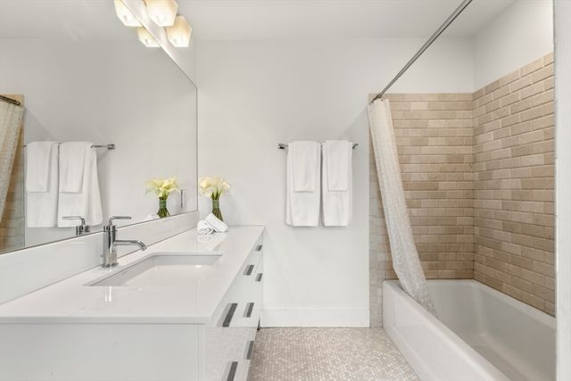 44 Meadowbrook Road, Weston, MA 02493