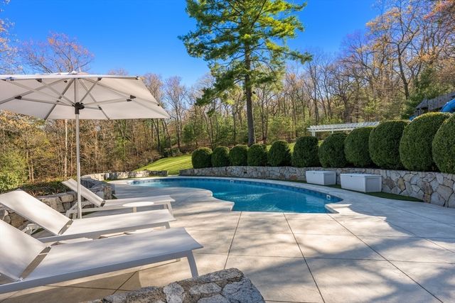 44 Meadowbrook Road, Weston, MA 02493