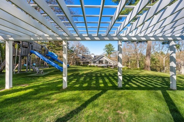 44 Meadowbrook Road, Weston, MA 02493