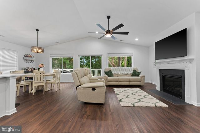 181 HAULOVER DR, Montross, VA 22520
