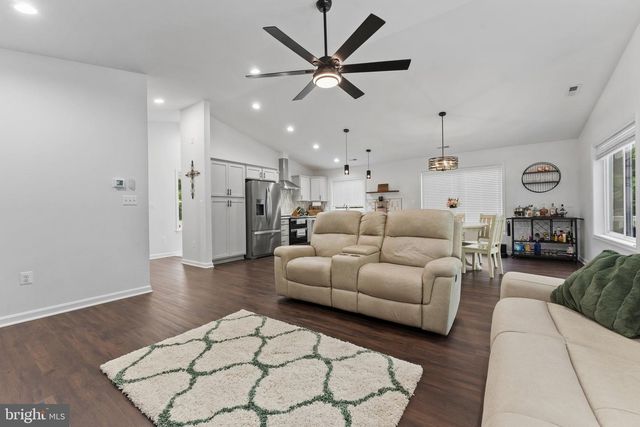 181 HAULOVER DR, Montross, VA 22520