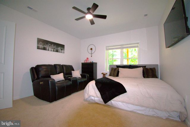 181 HAULOVER DR, Montross, VA 22520