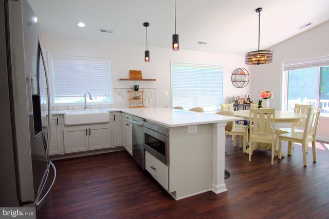 181 HAULOVER DR, Montross, VA 22520