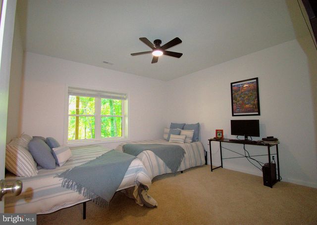 181 HAULOVER DR, Montross, VA 22520