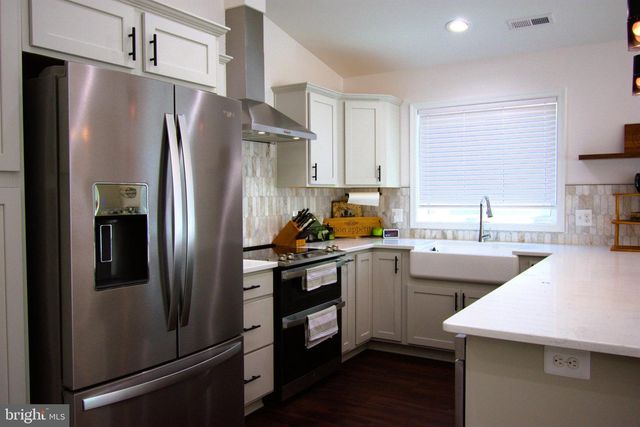 181 HAULOVER DR, Montross, VA 22520