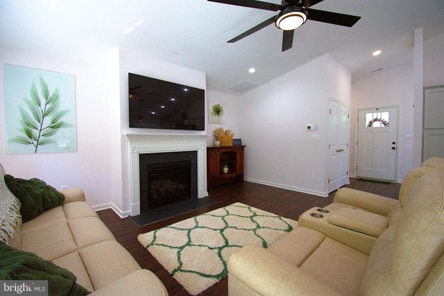 181 HAULOVER DR, Montross, VA 22520