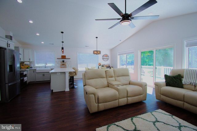 181 HAULOVER DR, Montross, VA 22520