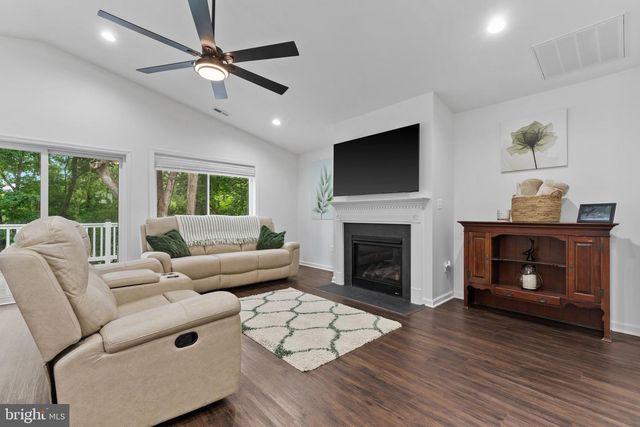 181 HAULOVER DR, Montross, VA 22520