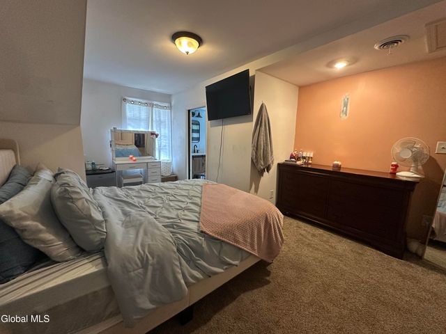 273 Gansevoort Road, Moreau, NY 12831