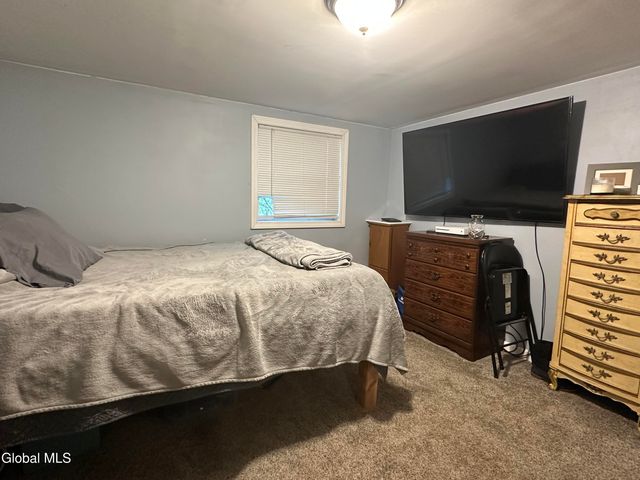 273 Gansevoort Road, Moreau, NY 12831