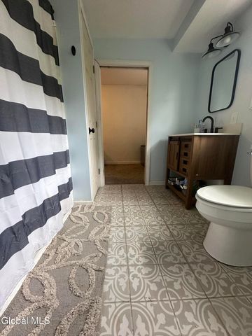 273 Gansevoort Road, Moreau, NY 12831