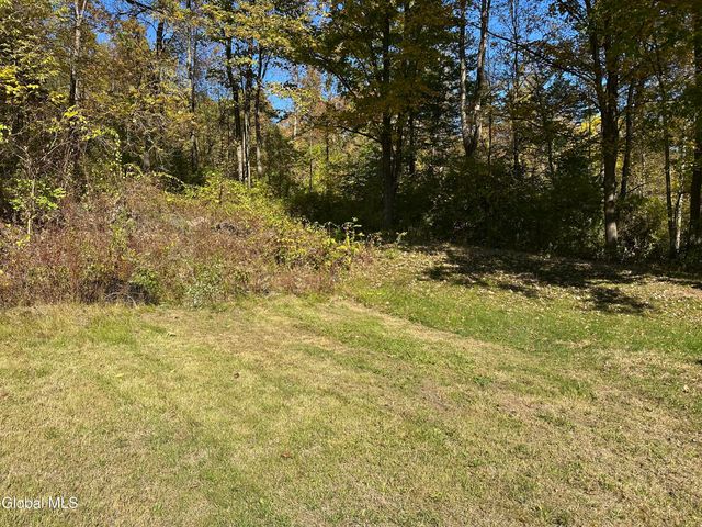 273 Gansevoort Road, Moreau, NY 12831