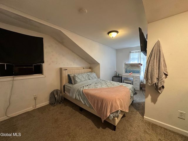 273 Gansevoort Road, Moreau, NY 12831