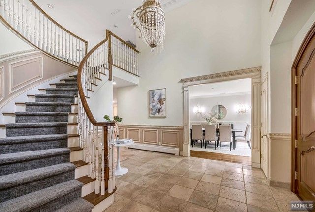 11 Cobblestone Drive, Upper Saddle River, NJ 07458