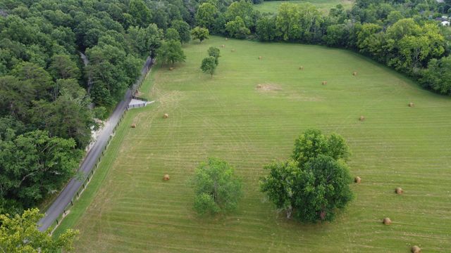 739. Old State Hwy 11, Jeffersonville, KY 40337