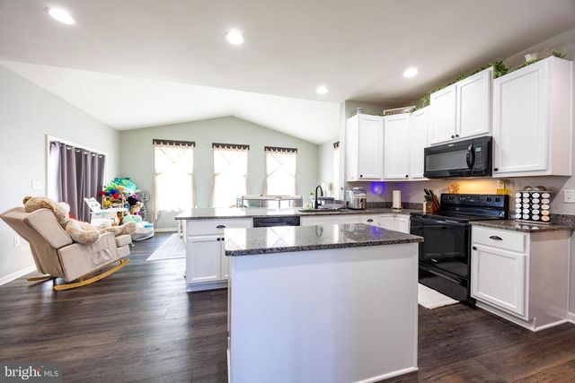 253 TWAIN ST, Gerrardstown, WV 25420