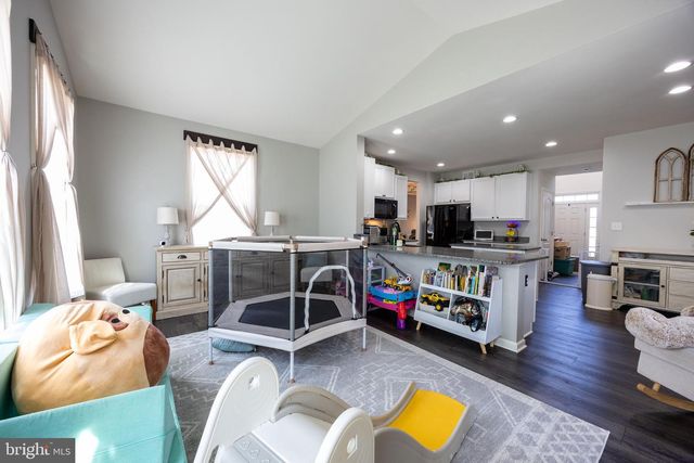 253 TWAIN ST, Gerrardstown, WV 25420
