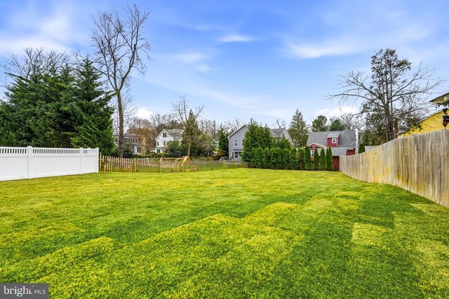 110 AVONDALE AVE., Haddonfield, NJ 08033