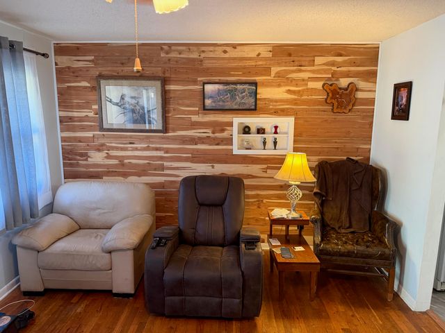 1037 North Fulbright Avenue, Springfield, MO 65802