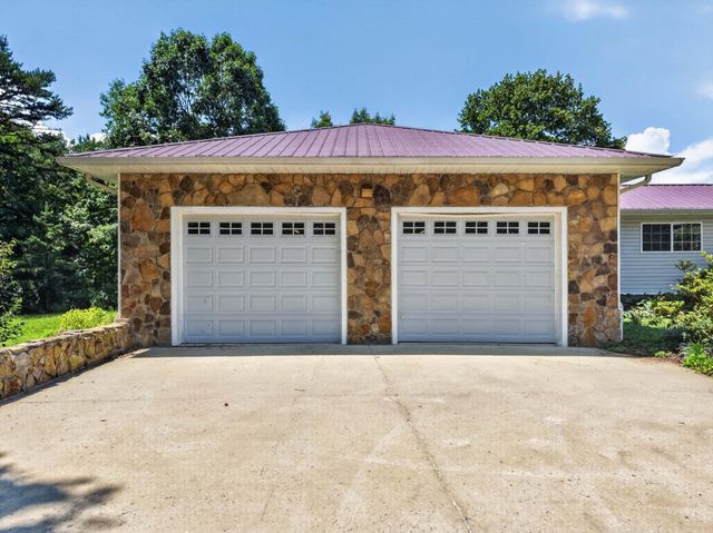 1981 Porch Rock Road, Pikeville, TN 37367