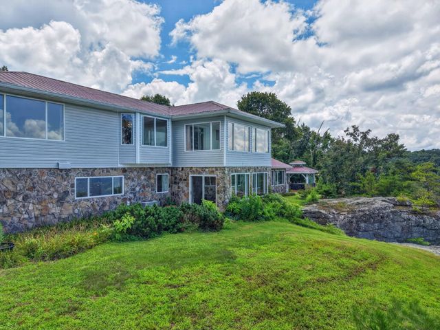 1981 Porch Rock Road, Pikeville, TN 37367