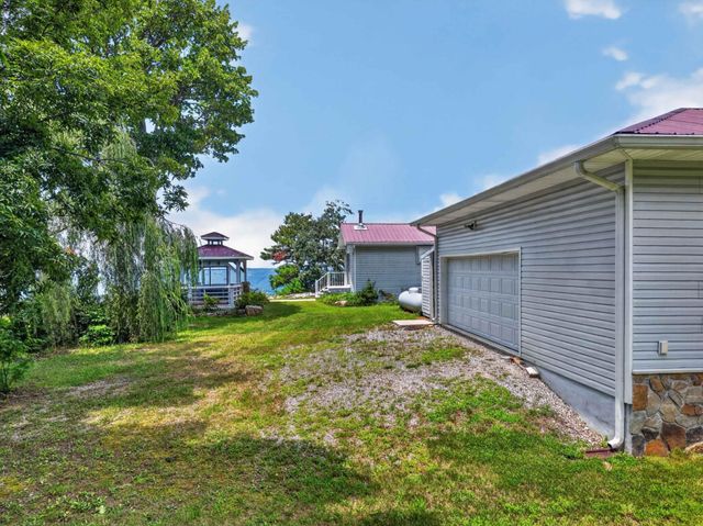 1981 Porch Rock Road, Pikeville, TN 37367