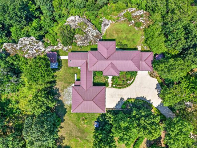 1981 Porch Rock Road, Pikeville, TN 37367