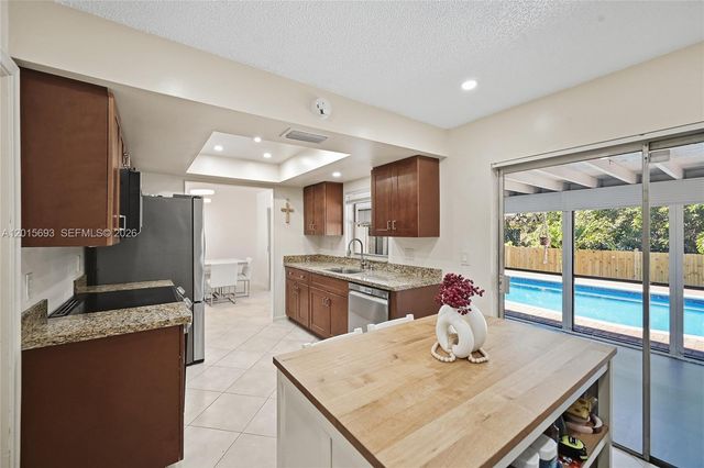 8972 SW 8th St, Boca Raton, FL 33433