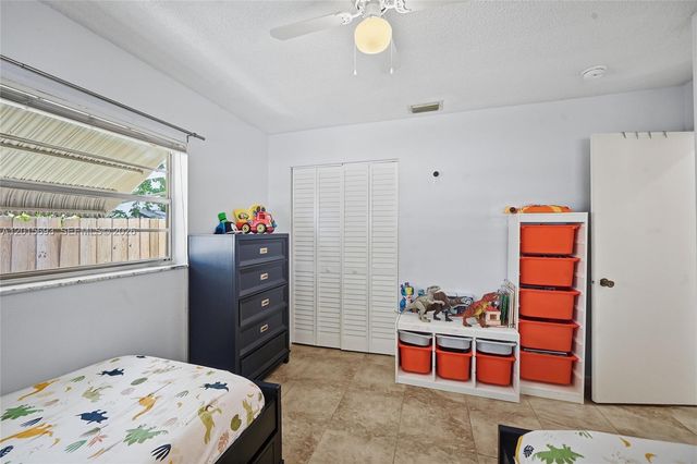 8972 SW 8th St, Boca Raton, FL 33433