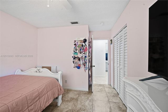8972 SW 8th St, Boca Raton, FL 33433