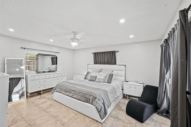 8972 SW 8th St, Boca Raton, FL 33433