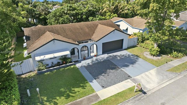 8972 SW 8th St, Boca Raton, FL 33433