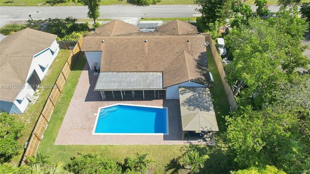 8972 SW 8th St, Boca Raton, FL 33433