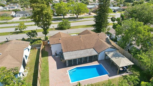 8972 SW 8th St, Boca Raton, FL 33433