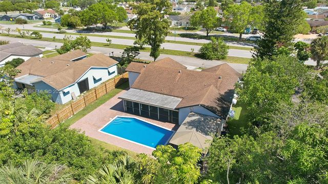 8972 SW 8th St, Boca Raton, FL 33433